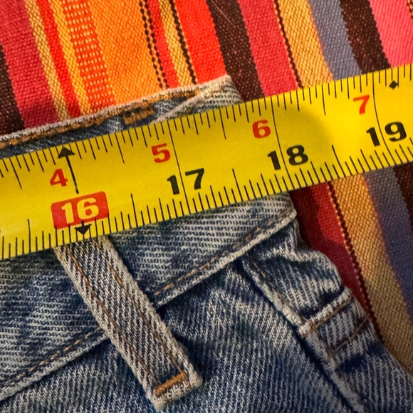 Vintage 2001 Levi’s 550 Relaxed Fit Straight Leg Jeans 36x34 Light Wash - Picture 6 of 8